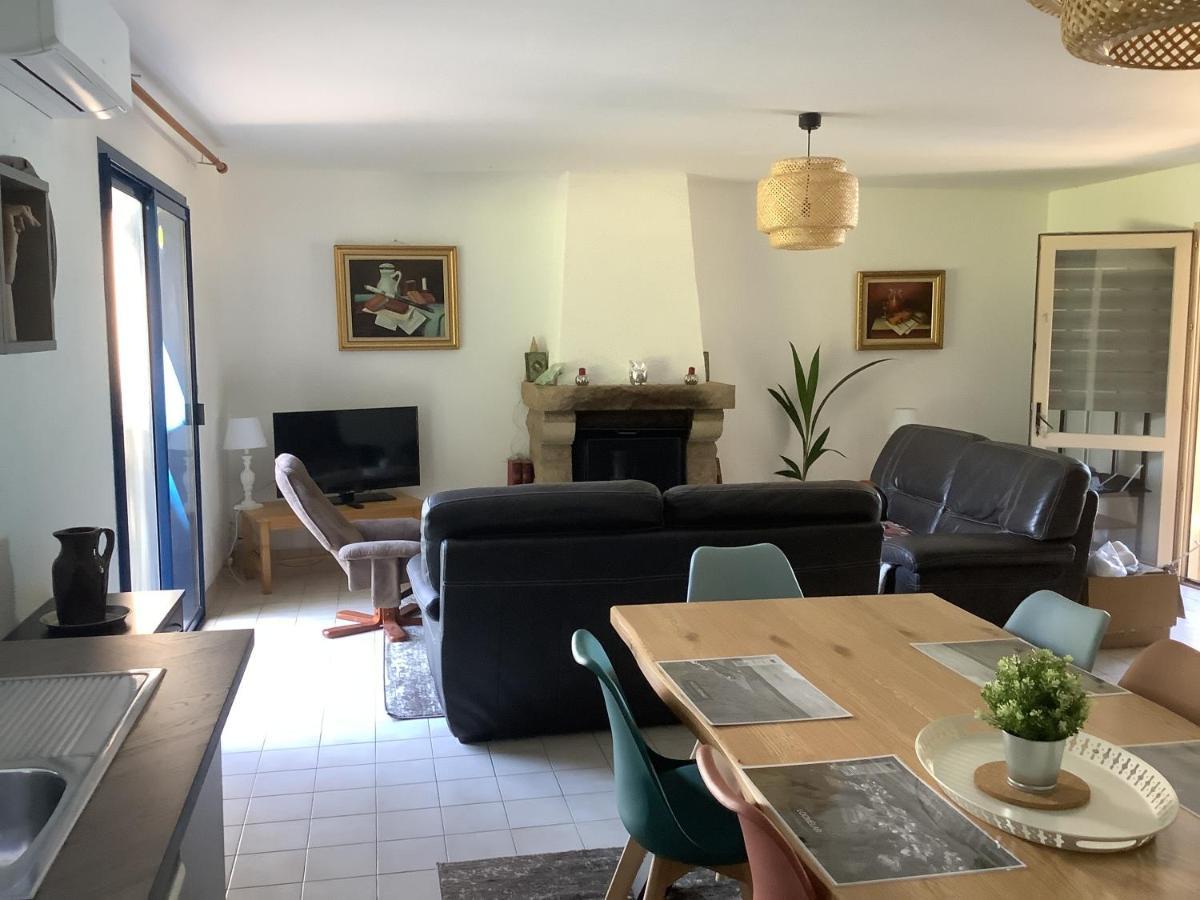 Gite Milin A Sizun Hebergement Confortable Pour 7 Pers Esterno foto