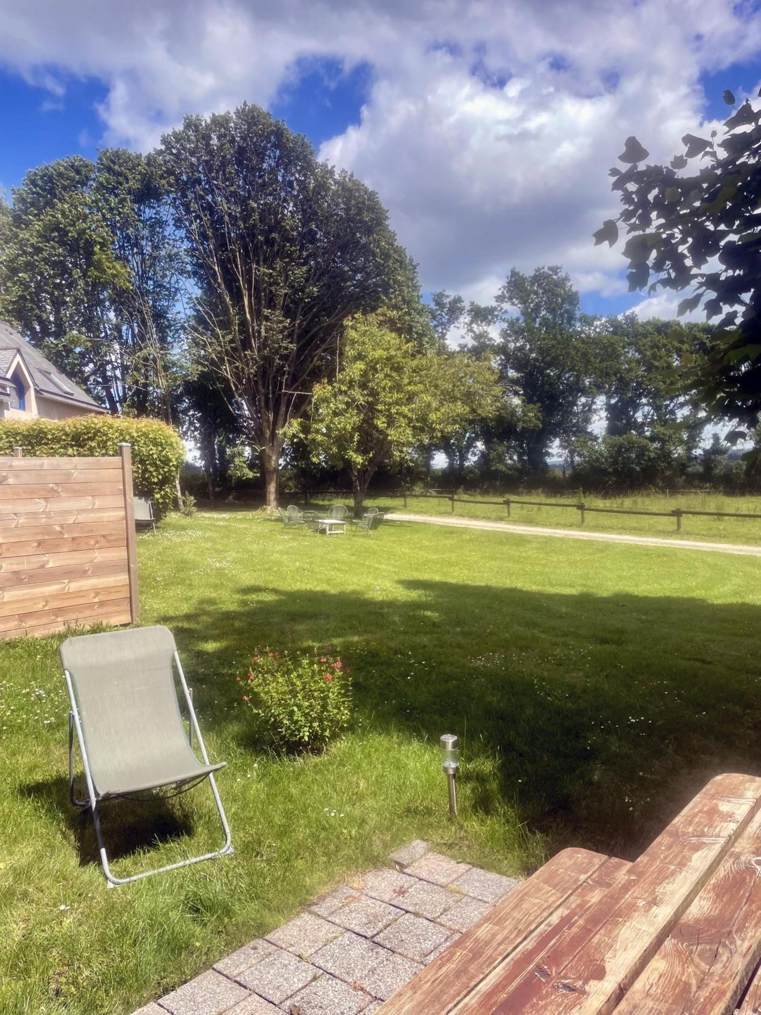 Gite Milin A Sizun Hebergement Confortable Pour 7 Pers Esterno foto